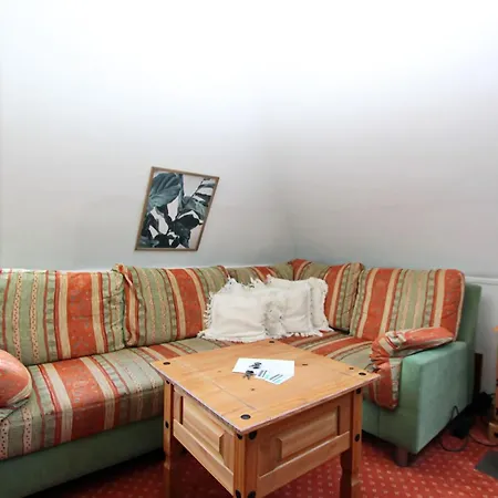 Ueues-hues-app-2 * Hörnum